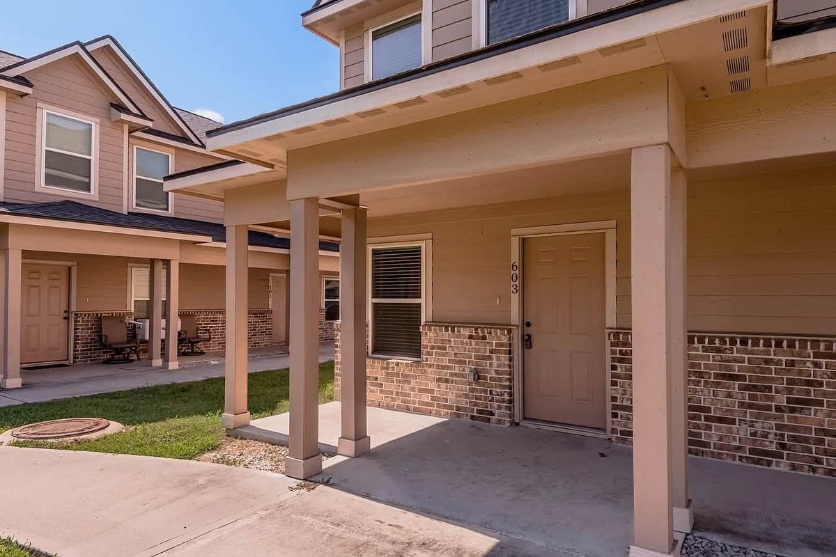 Twenty two unit multifamily property financed in Texas