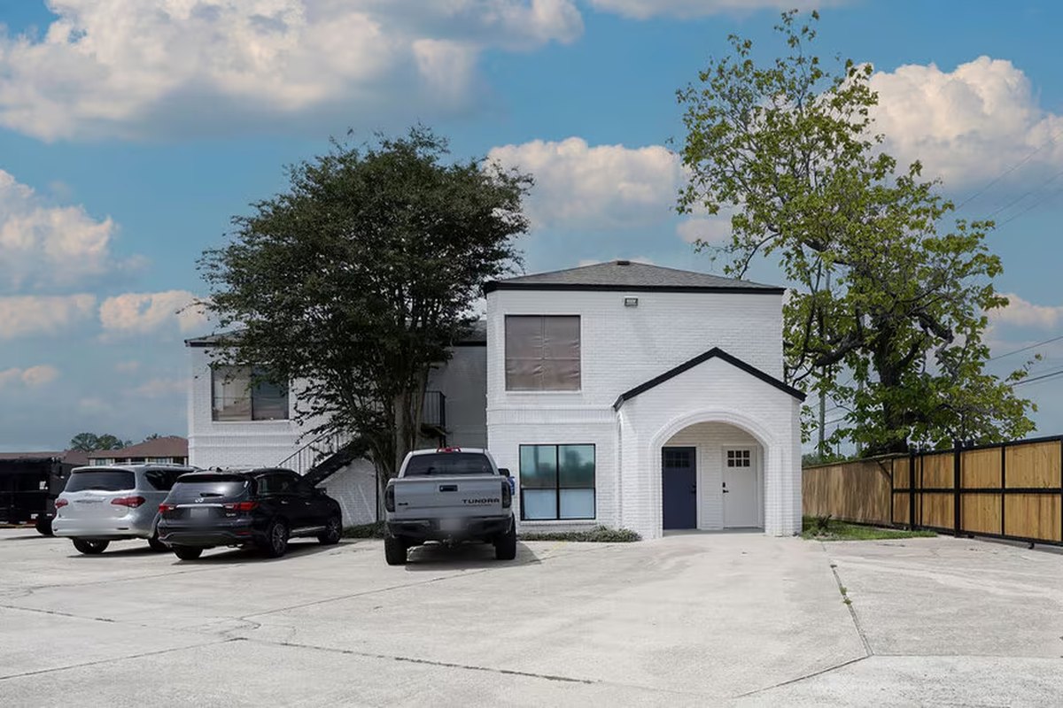 Converted salon suites property in Texas refinanced out of hard money
